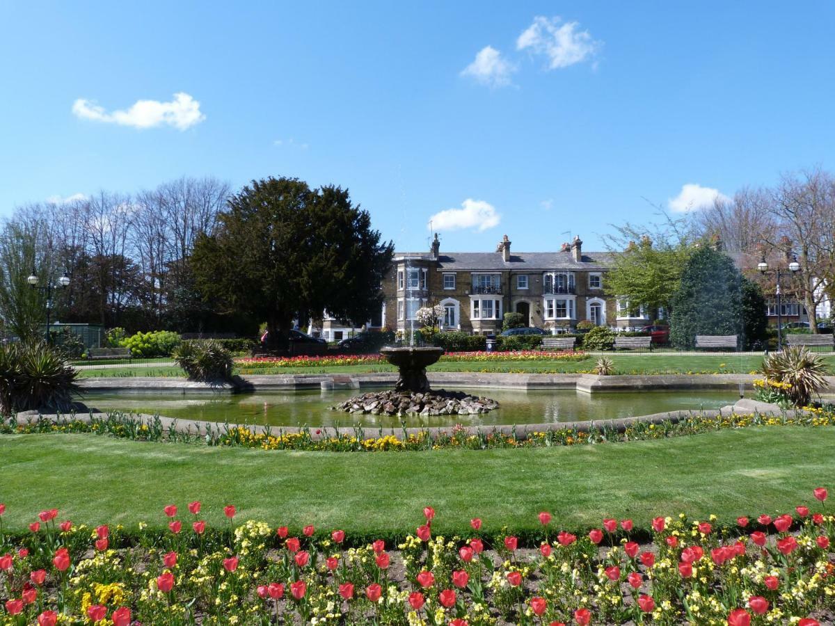 Southend Central Hotel - Close To Beach, City Centre, Train Station & Southend Airport Экстерьер фото